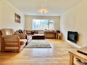 Lounge- click for photo gallery